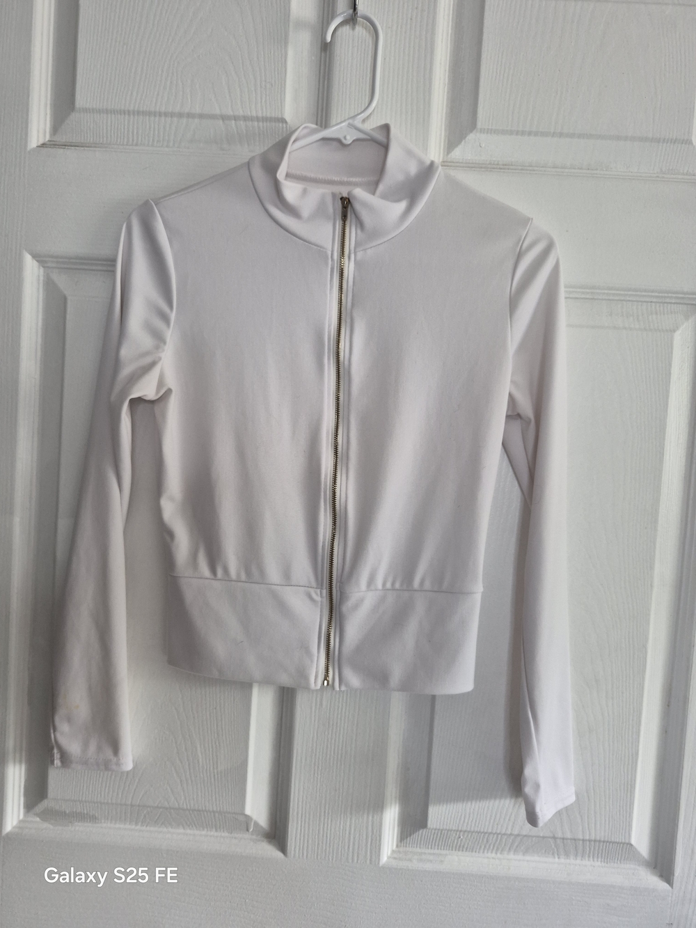 (S)Cropped White Zip-Front Jacket
